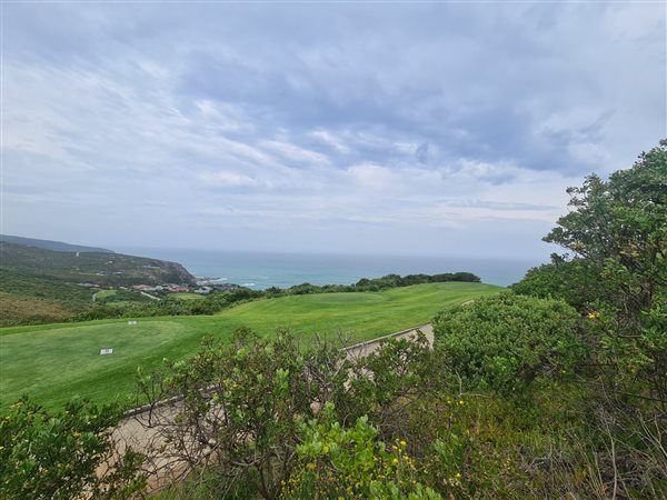 1001 m² Land available in Pezula Golf Estate