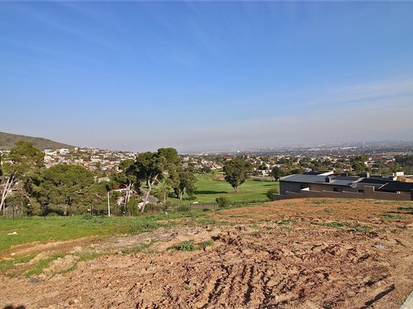 995 m² Land available in Baronetcy Estate