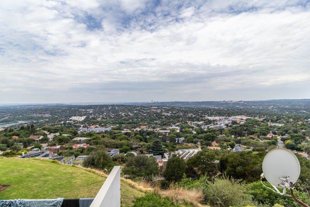 1 Bed Apartment in Northcliff photo number 17