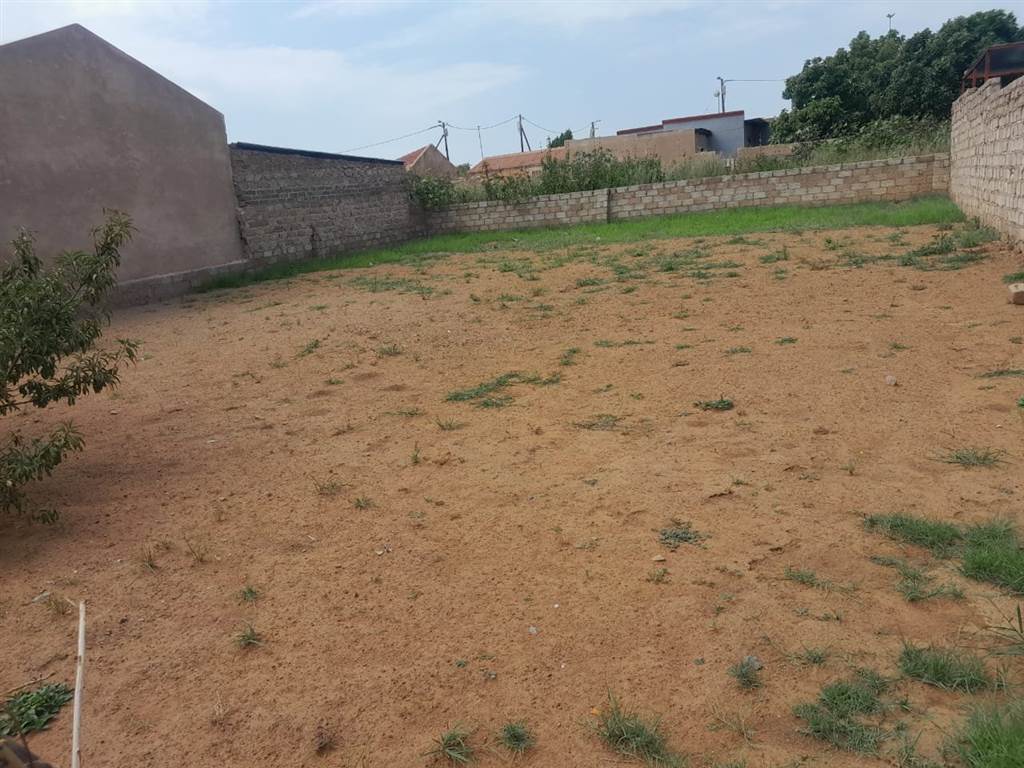 500 m² Land available in Soshanguve photo number 12