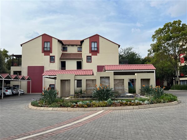 1 Bed Apartment in Oukraal Estate