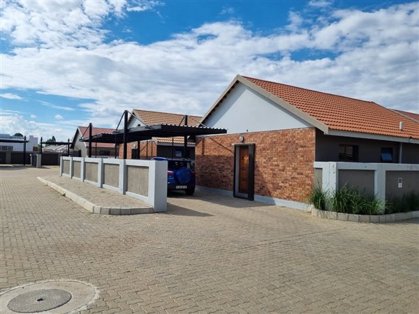 2 Bedroom Townhouse 2 Bedroom Townhouse