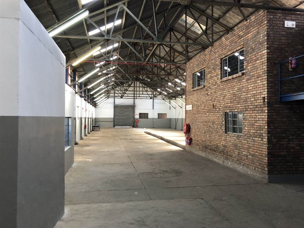 894  m² Industrial space in Silverton photo number 2