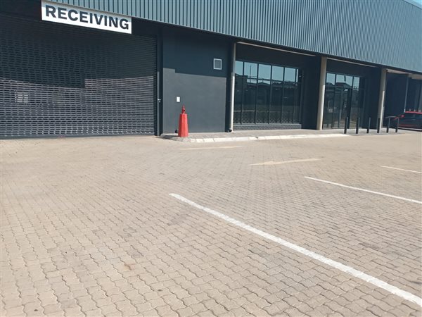 530  m² Commercial space