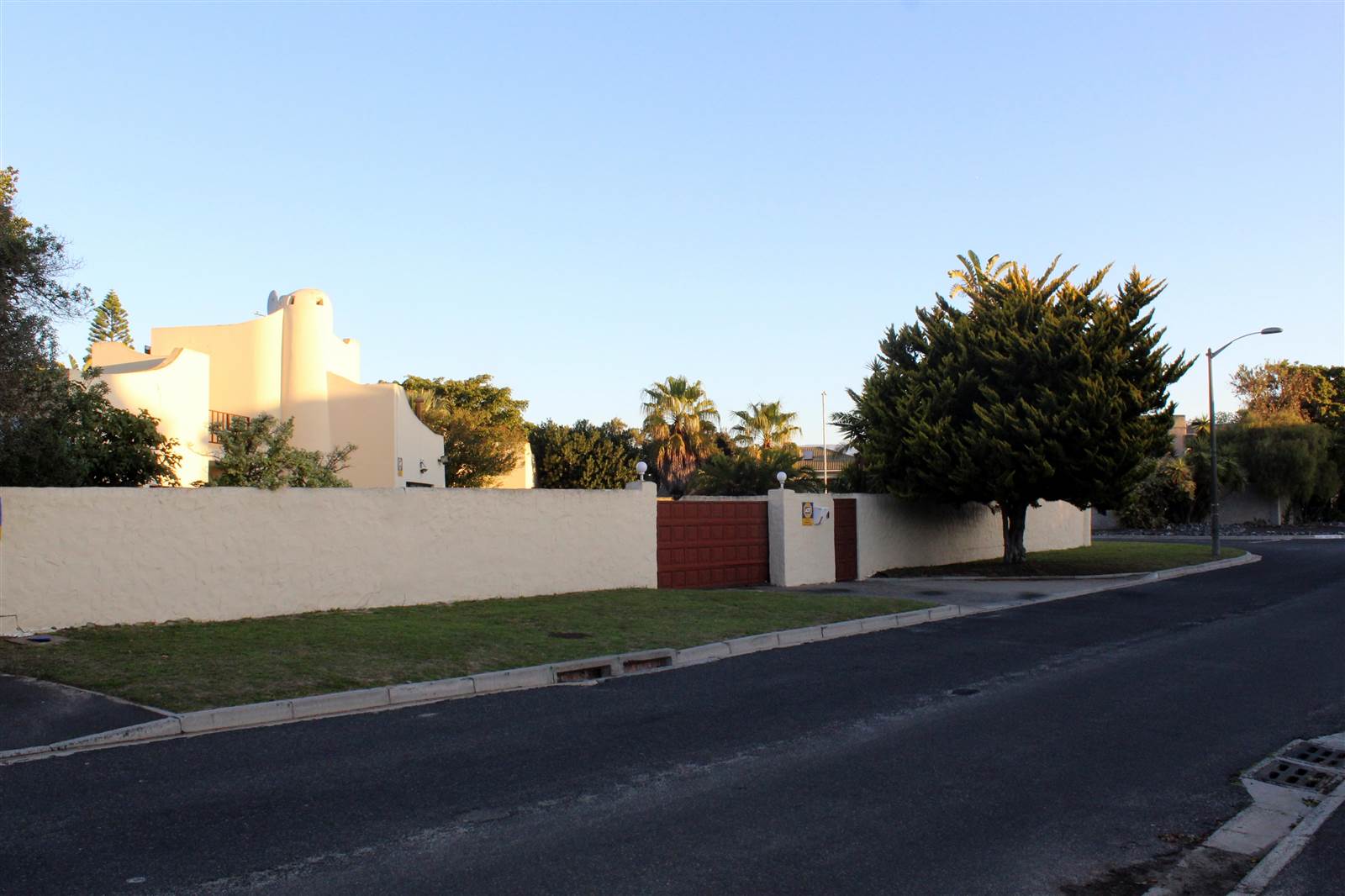 5 Bed House in Blouberg Rise photo number 1