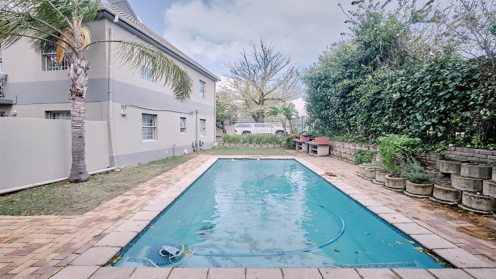 1 Bed Apartment in Durbanville Central photo number 11