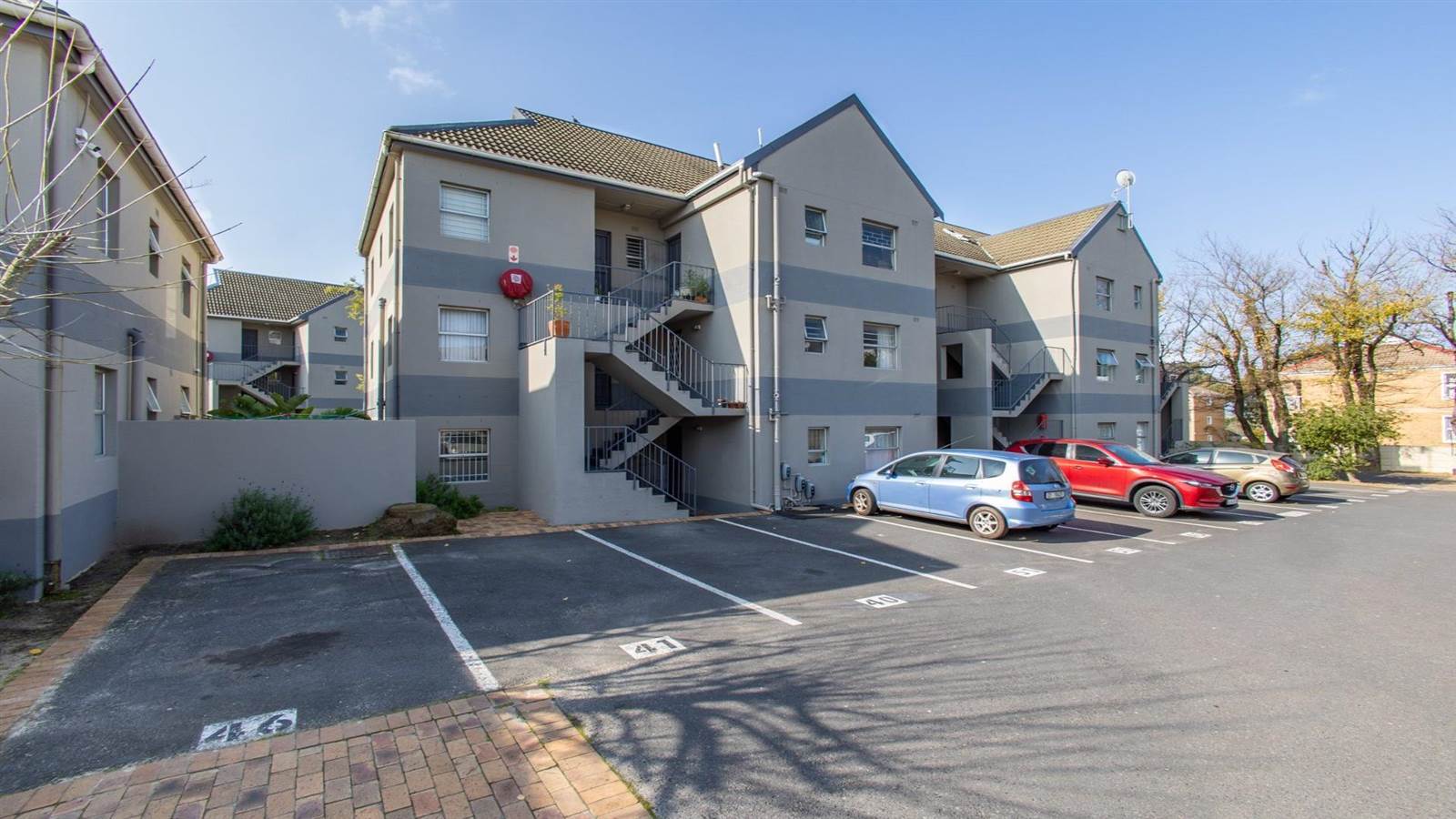 1 Bed Apartment in Durbanville Central photo number 14