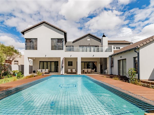 5 Bedroom House 5 Bedroom House