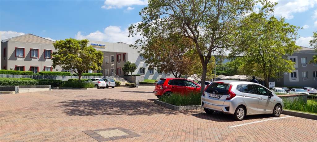 258  m² Office Space in Greenstone Hill photo number 9