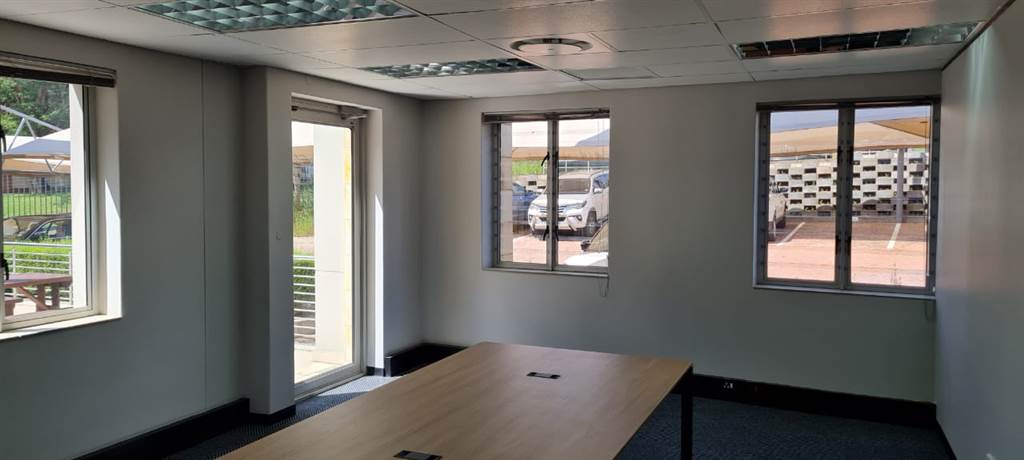 258  m² Office Space in Greenstone Hill photo number 5