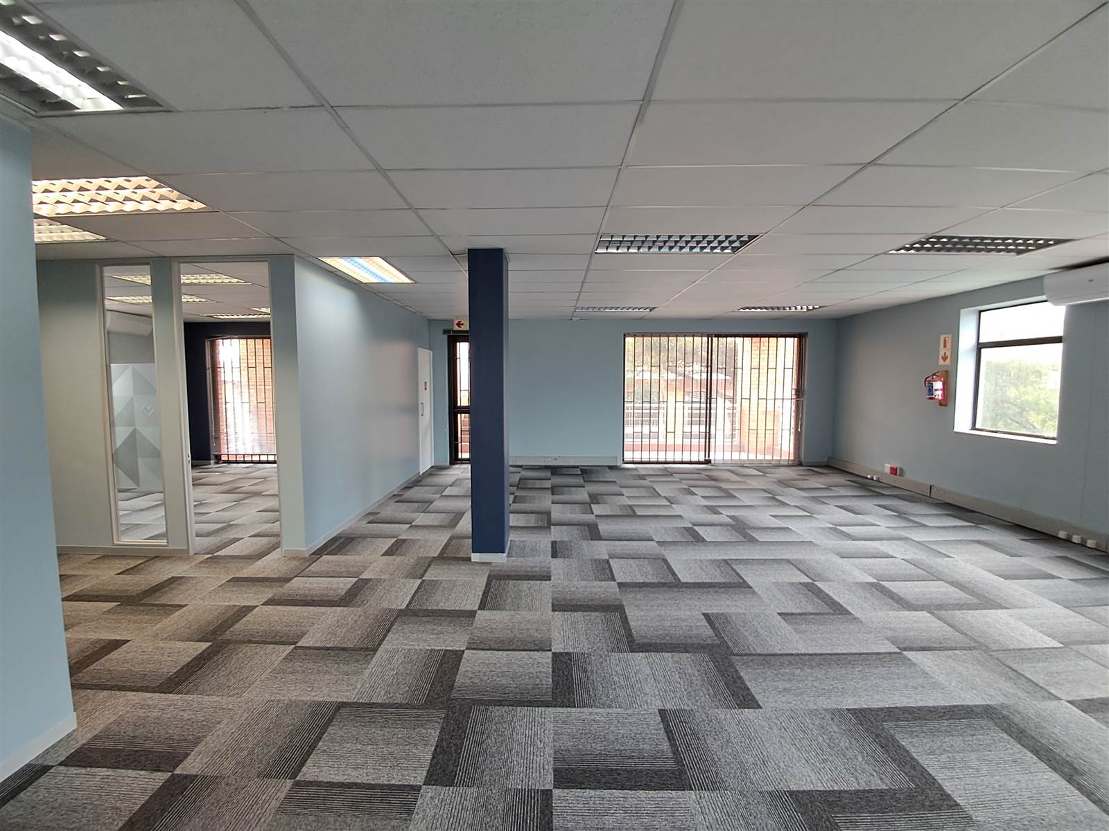 309  m² Commercial space in Constantia Kloof photo number 7