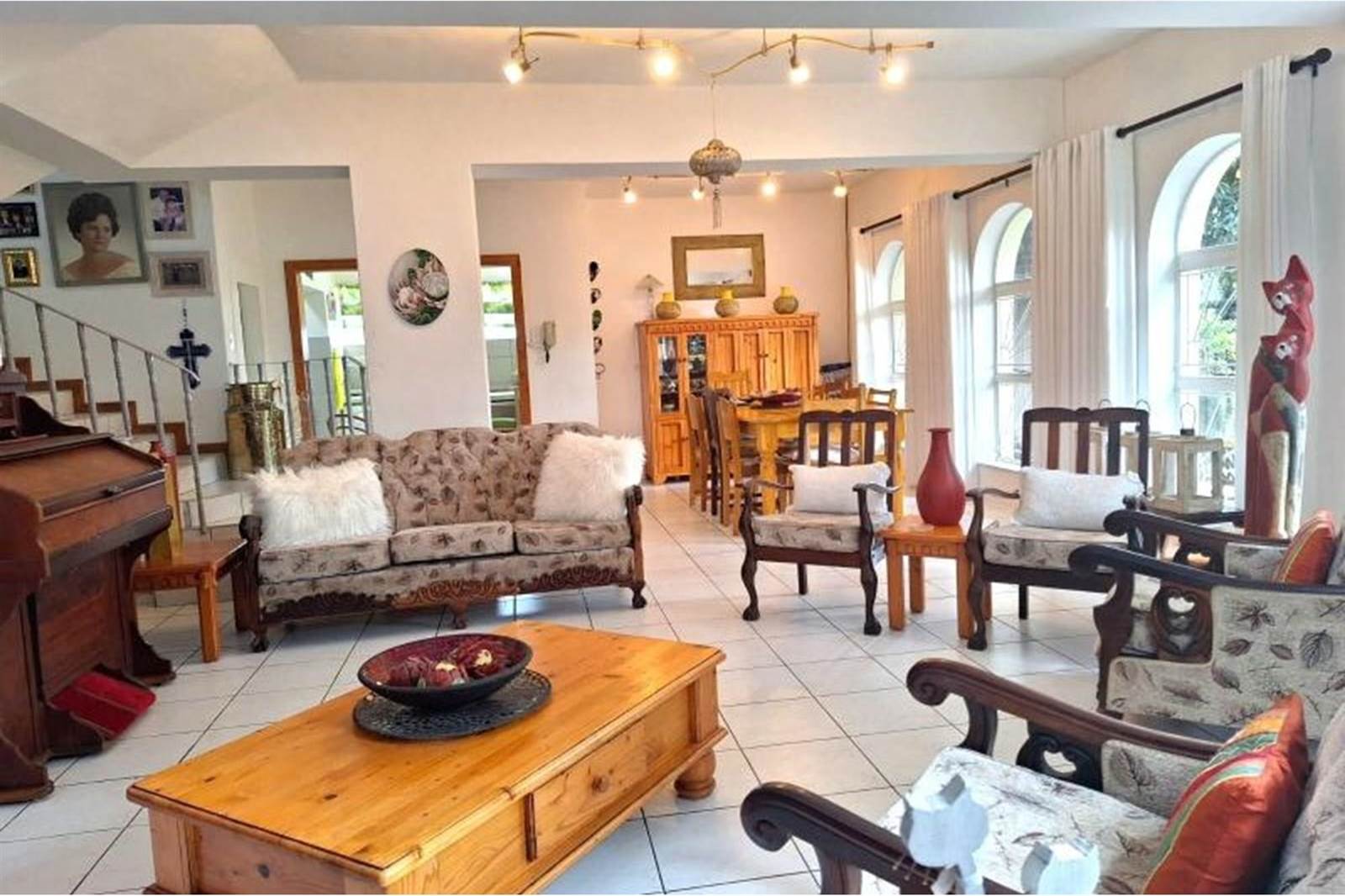 5 Bed House in Boskloof photo number 2
