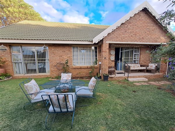3 Bedroom Townhouse 3 Bedroom Townhouse