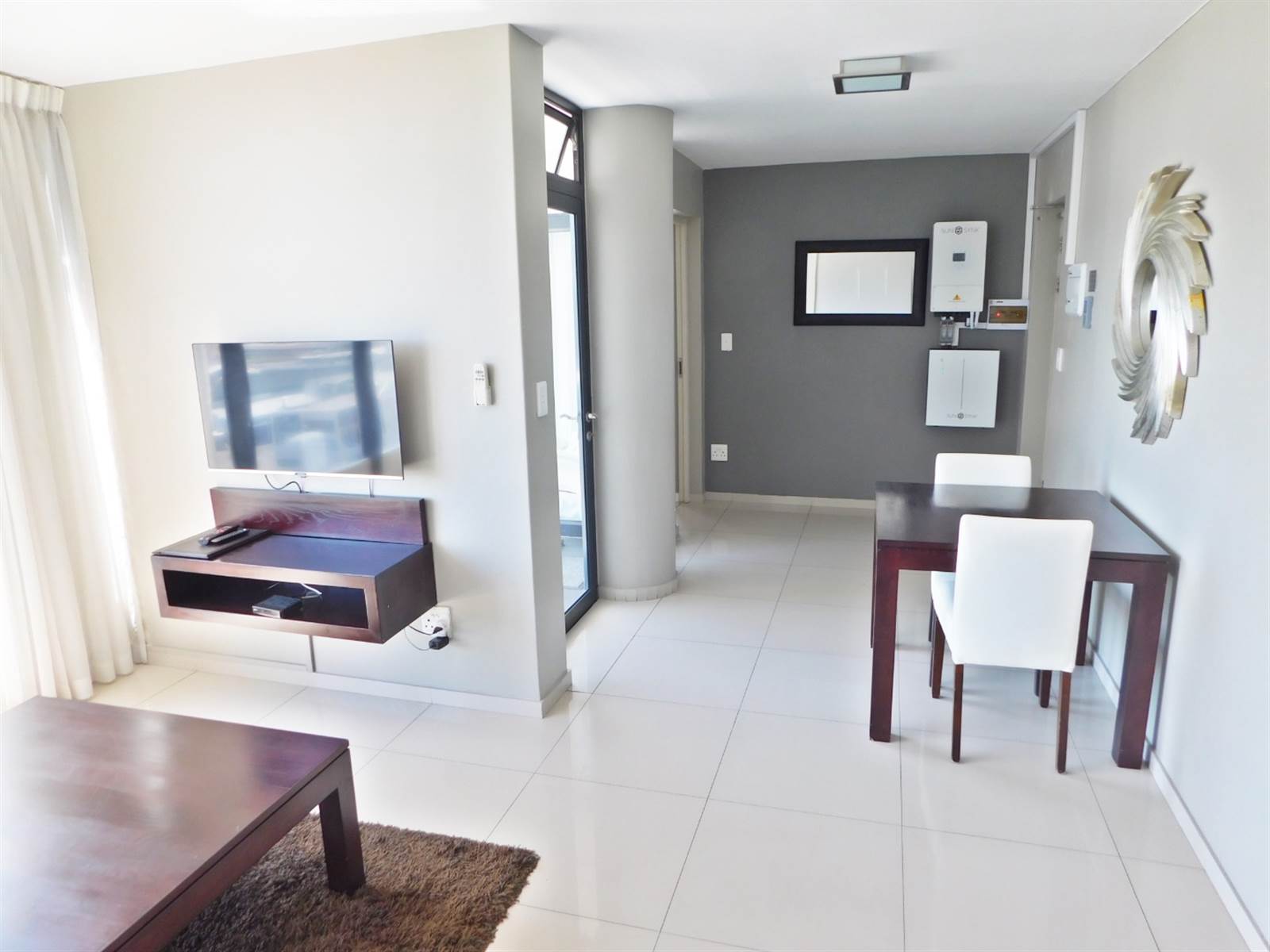 1 Bed Apartment in Bloubergstrand photo number 7