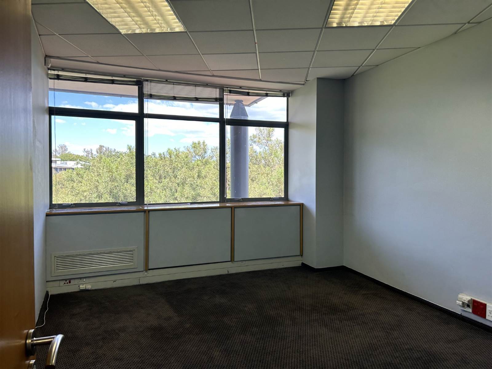 375  m² Commercial space in Woodmead photo number 15