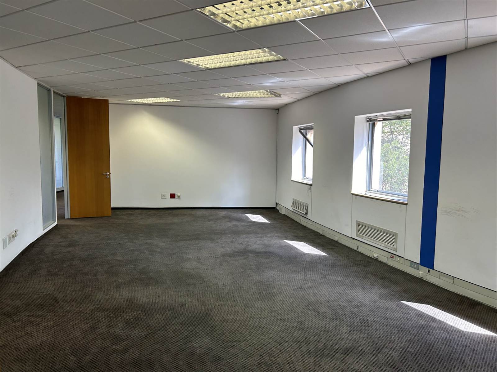 375  m² Commercial space in Woodmead photo number 11