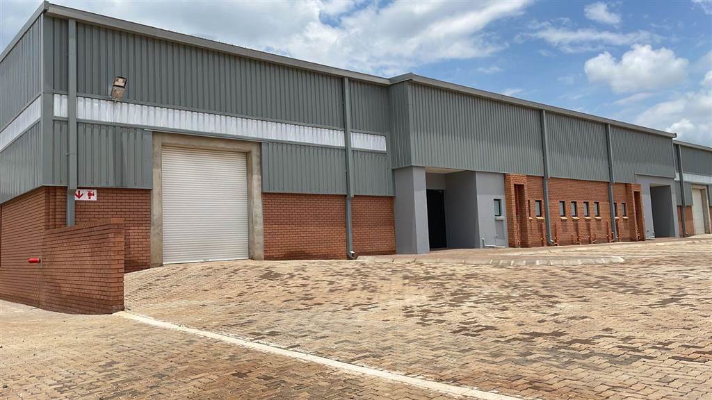 587  m² Industrial space in Clayville photo number 1