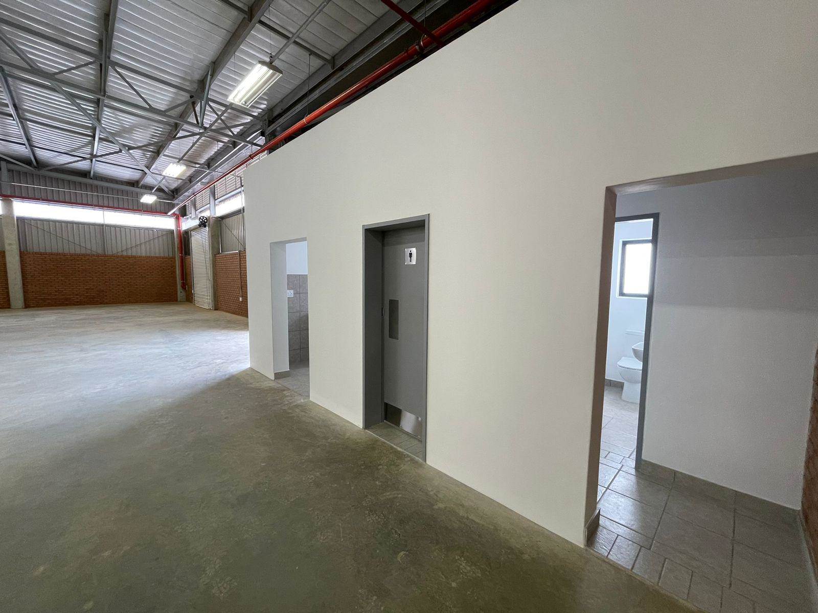 587  m² Industrial space in Clayville photo number 11