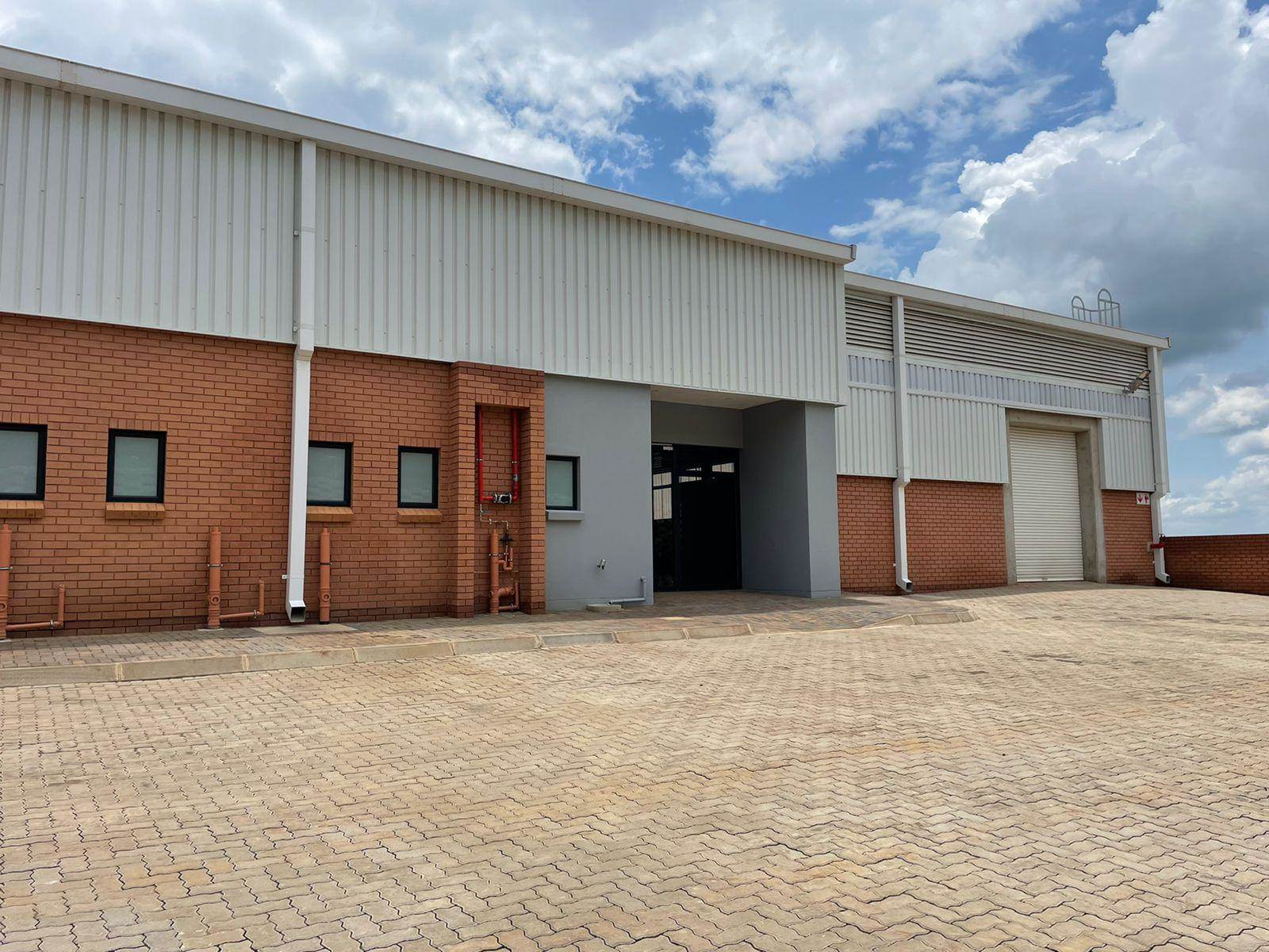 587  m² Industrial space in Clayville photo number 3