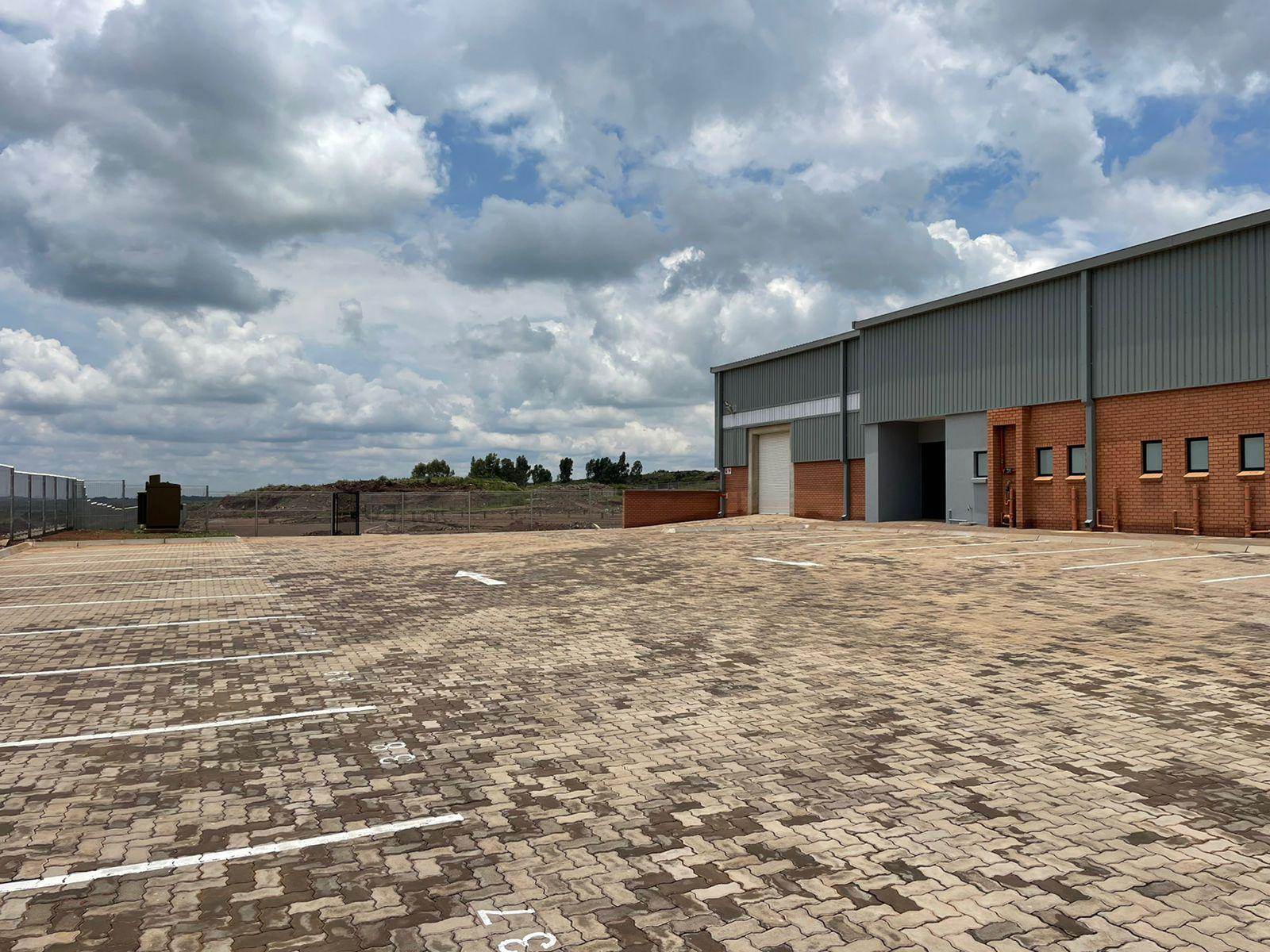 587  m² Industrial space in Clayville photo number 17