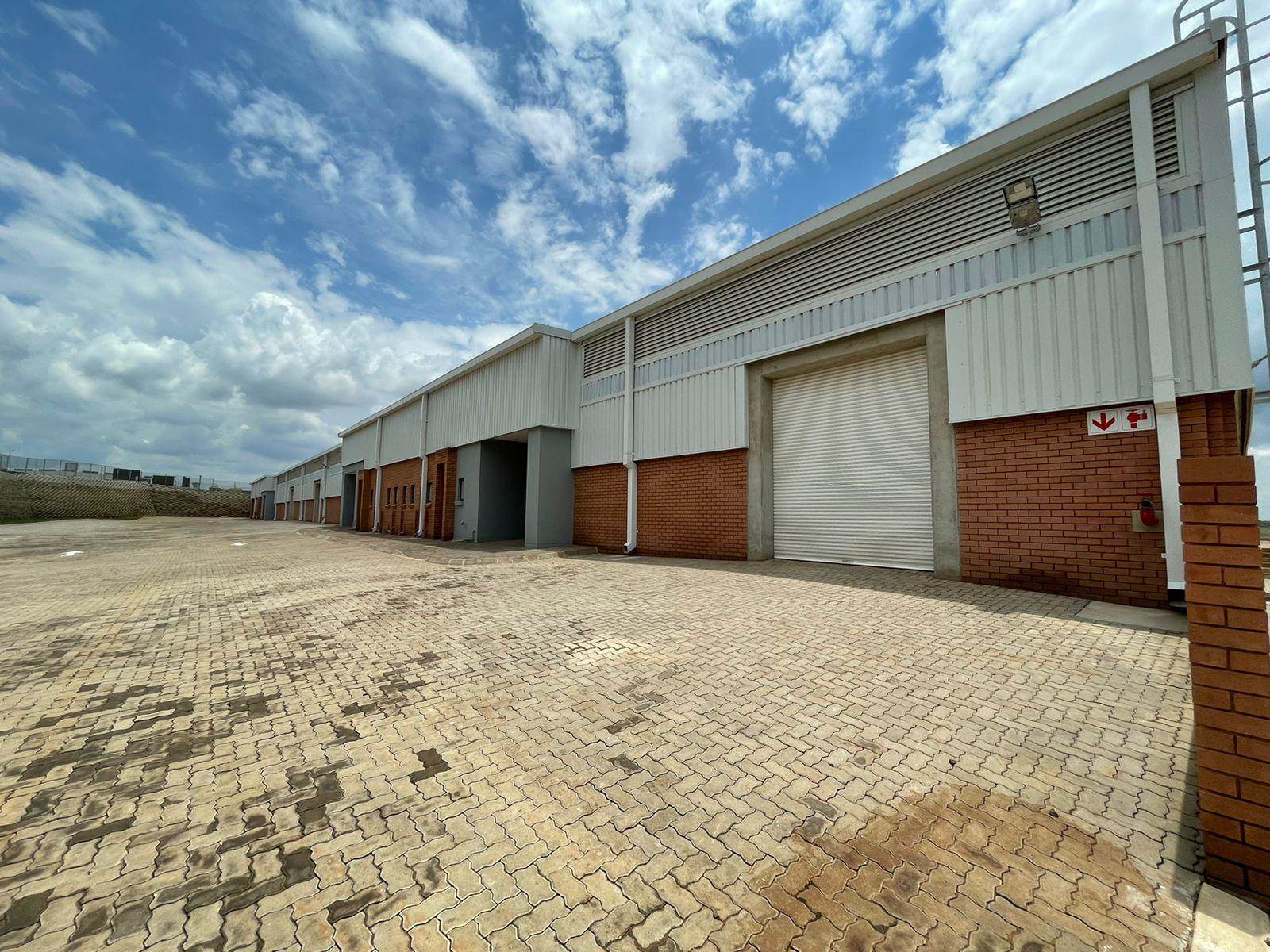 587  m² Industrial space in Clayville photo number 2