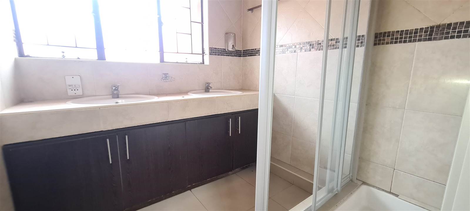 13 Bed House in Laudium photo number 17