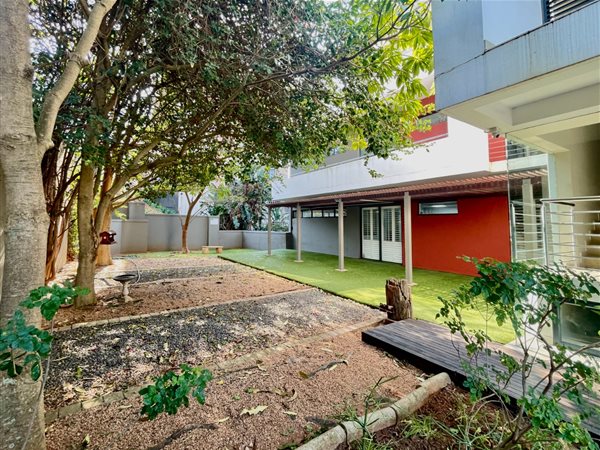 107  m² Commercial space in Umhlanga Ridge