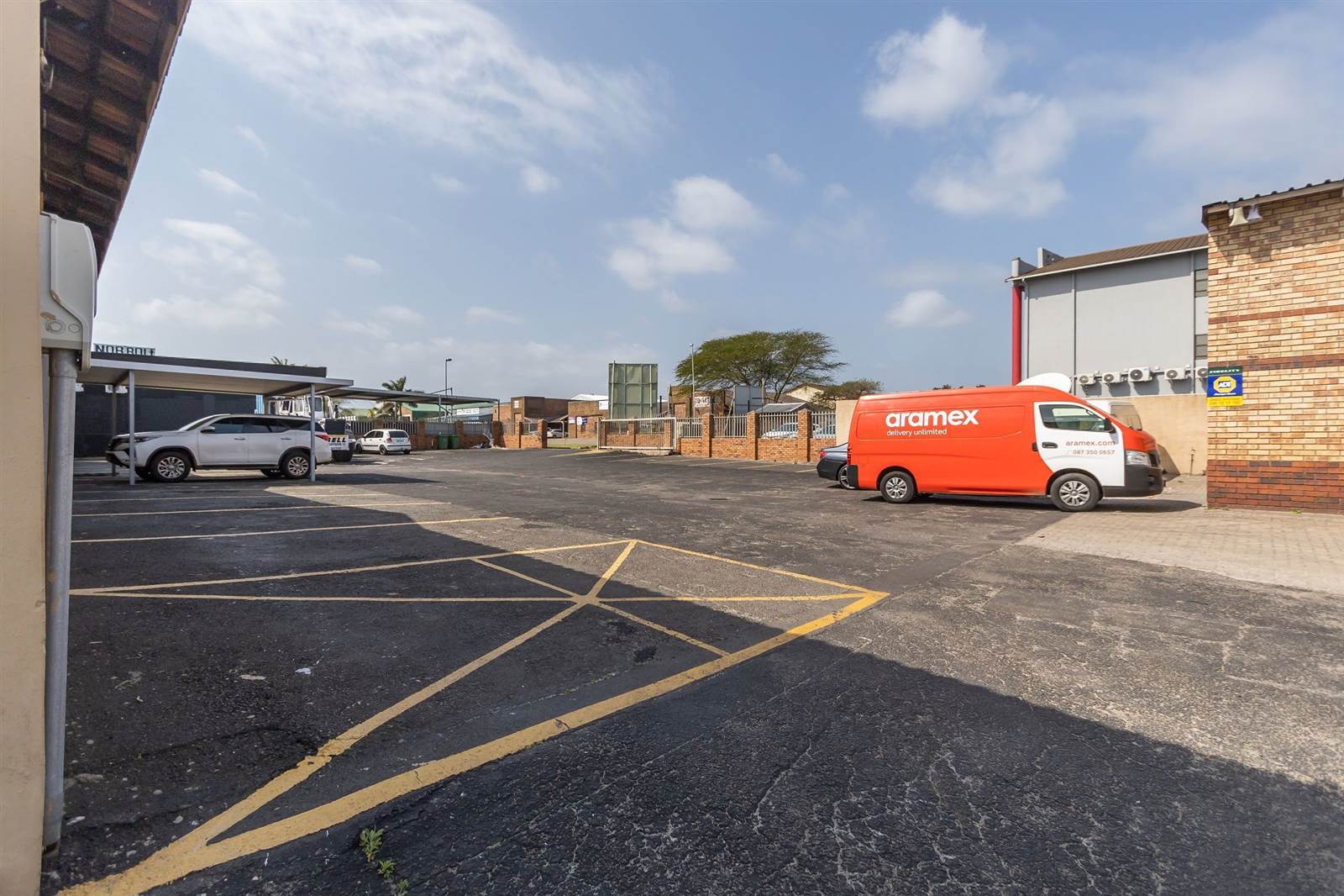 126  m² Industrial space in Alton photo number 4