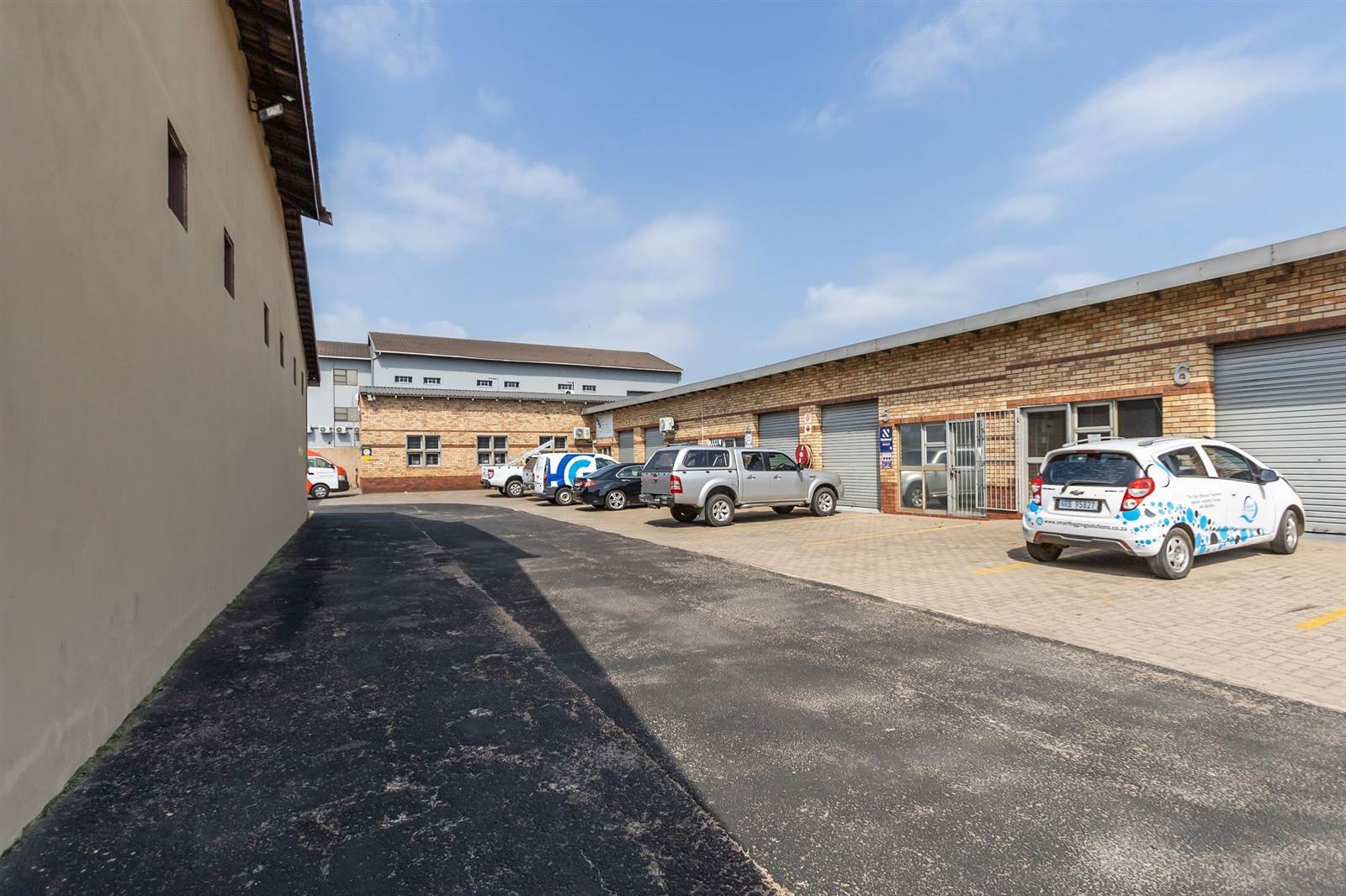 126  m² Industrial space in Alton photo number 7