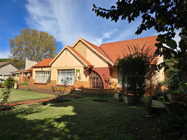 4 Bedroom House 4 Bedroom House