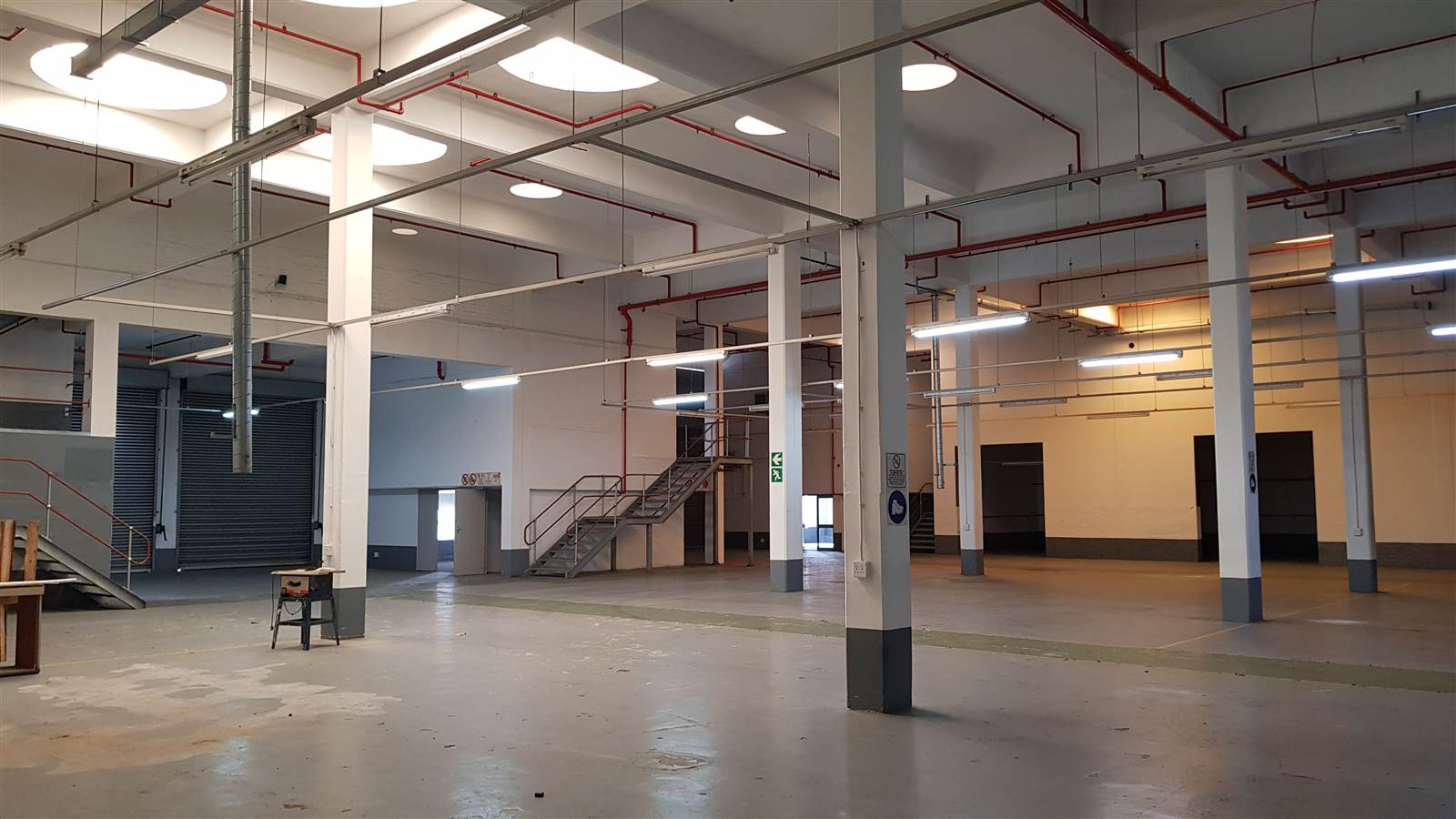 1374  m² Industrial space in Bellville Central photo number 2