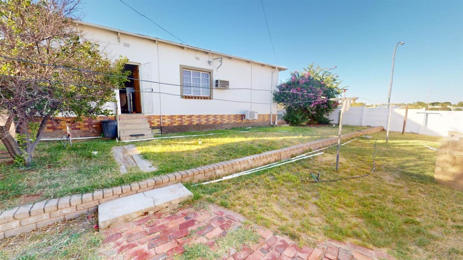 4 Bed House in Upington photo number 12