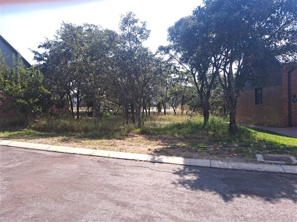 250 m² Land