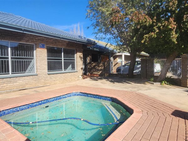 3 Bedroom Townhouse 3 Bedroom Townhouse
