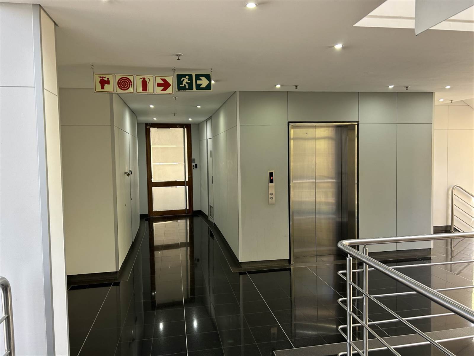 376  m² Commercial space in Woodmead photo number 3