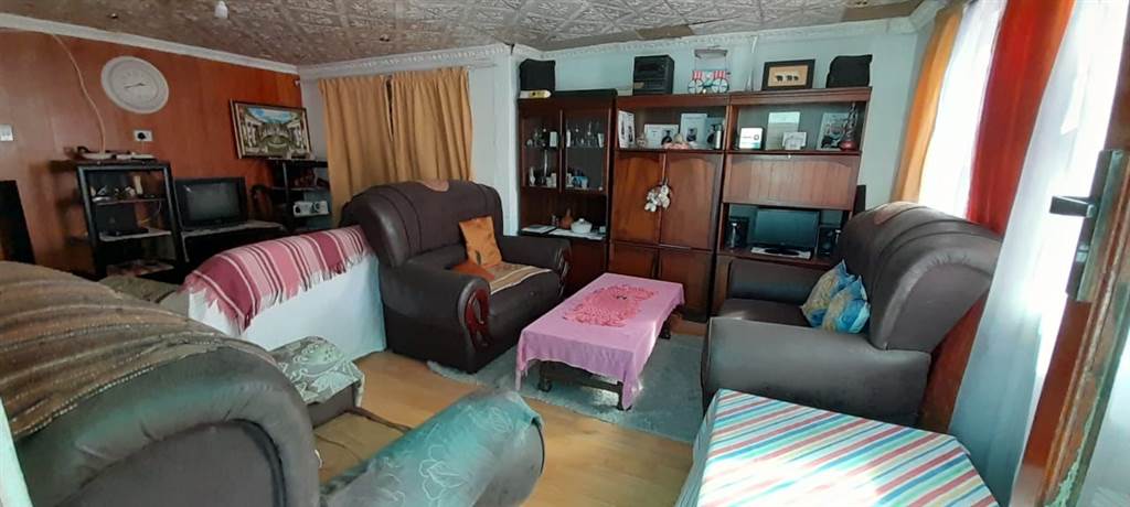 4 Bed House in Khayelitsha photo number 7