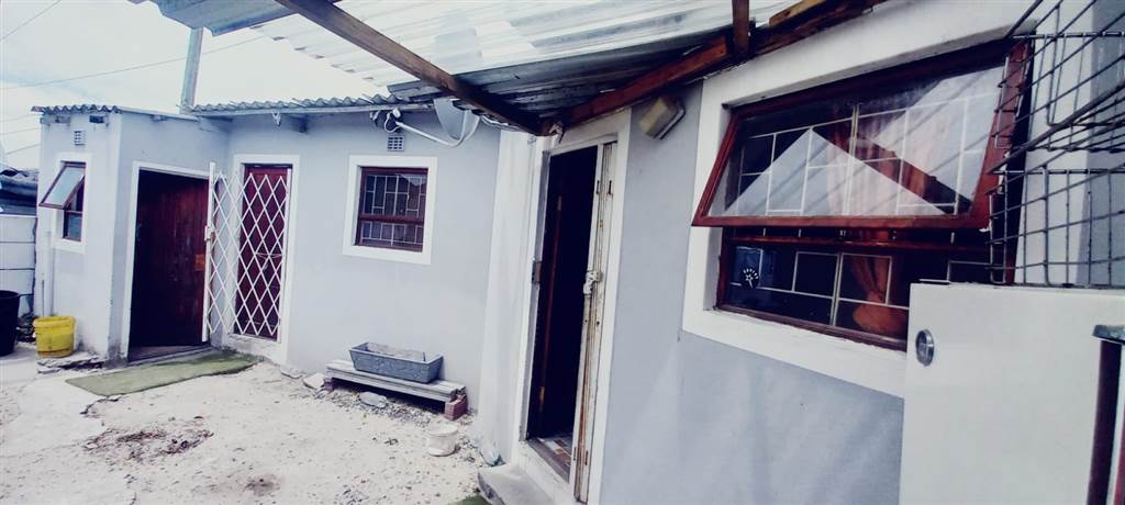 4 Bed House in Khayelitsha photo number 26