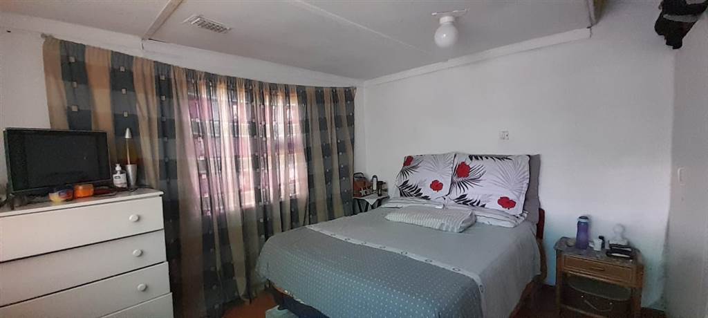 4 Bed House in Khayelitsha photo number 25