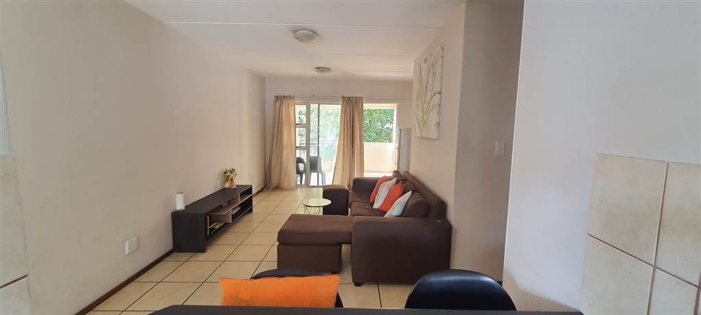 2 Bed Apartment in Randburg Central photo number 11