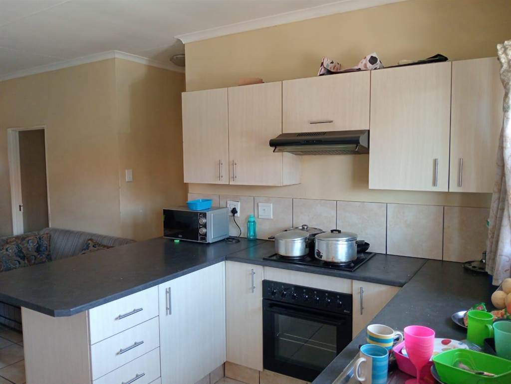 2 Bed Apartment in Witfield photo number 10