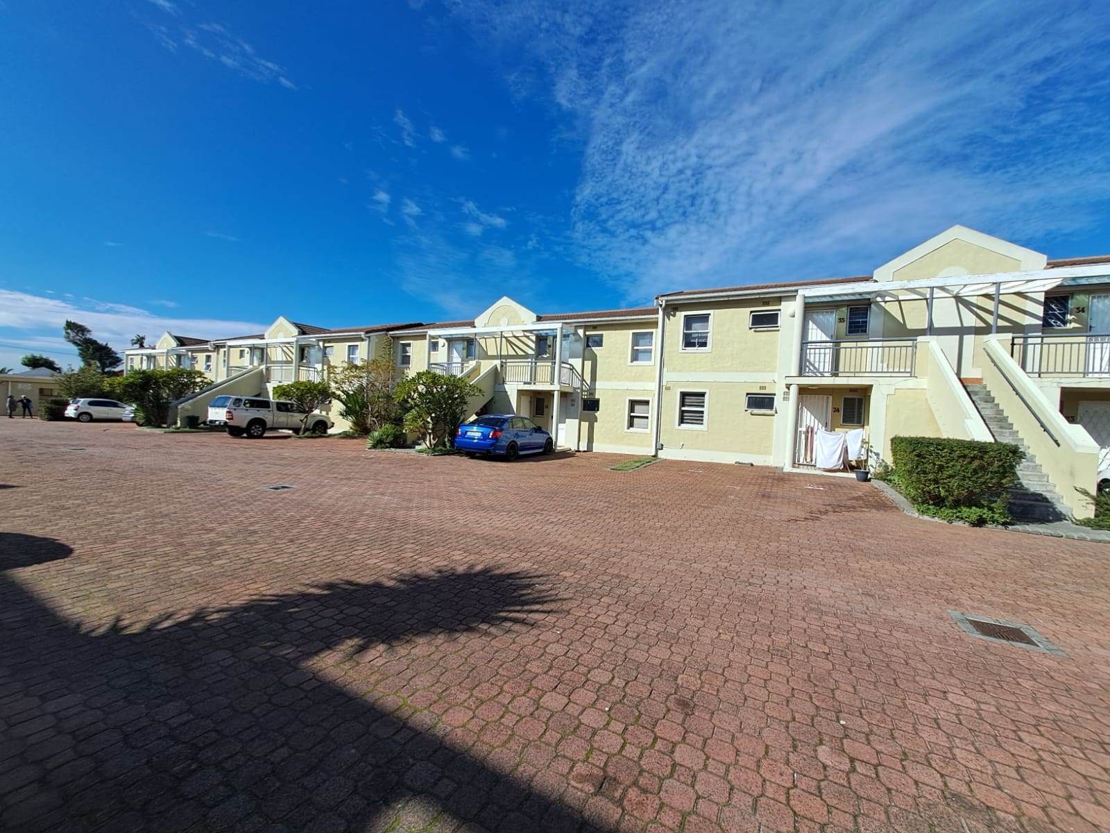 2 Bed Apartment in Wynberg photo number 23