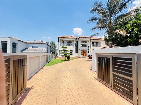 5 Bedroom House