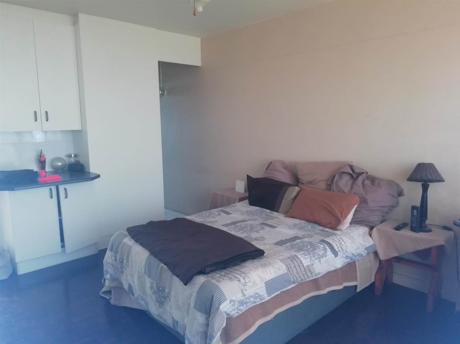 1 Bed Apartment in Port Elizabeth Central photo number 8