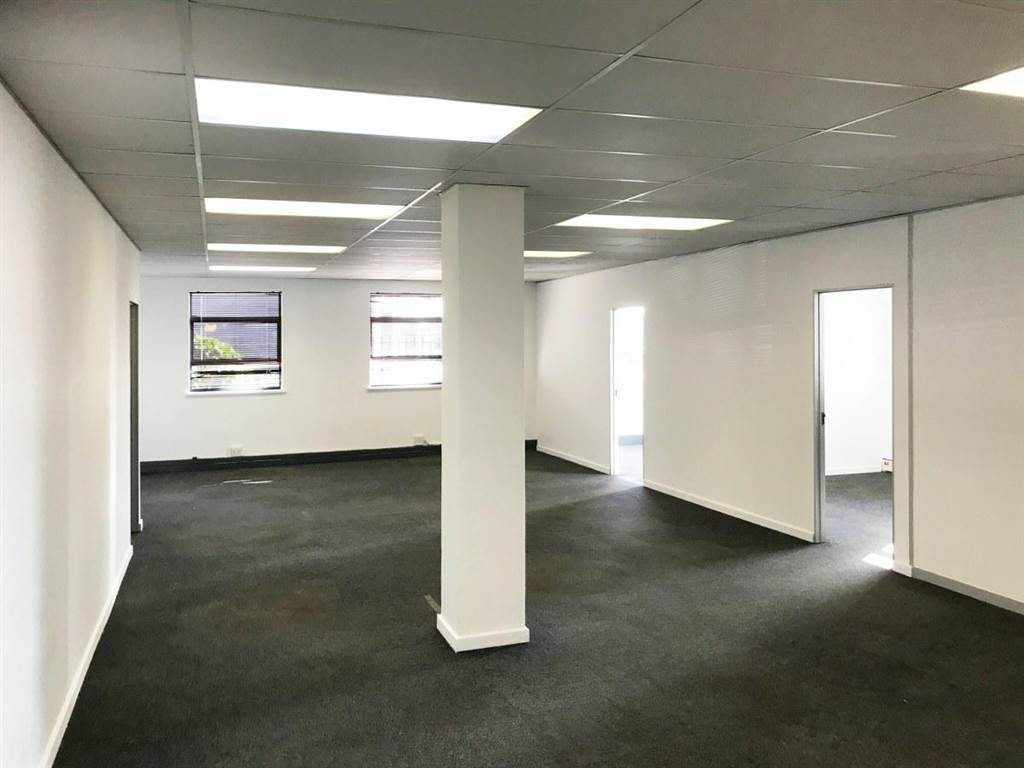 211  m² Office Space in Bartlett photo number 6