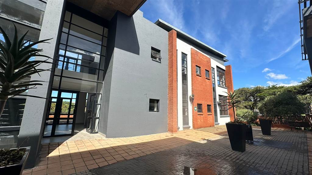 184  m² Commercial space in Highveld photo number 1