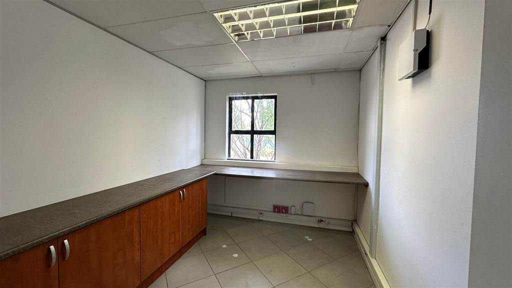 80  m² Commercial space in Highveld photo number 12