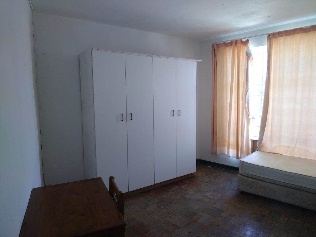 6 Bed Apartment in Port Elizabeth Central photo number 1