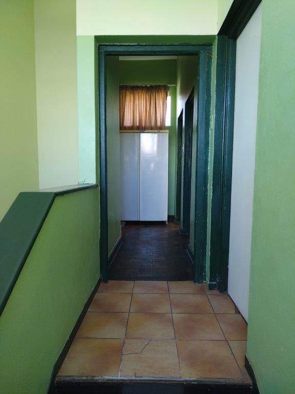 6 Bed Apartment in Port Elizabeth Central photo number 4