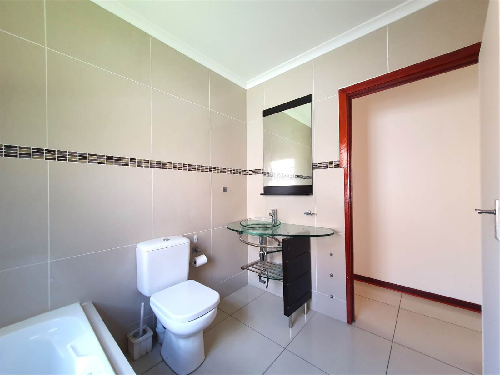 3 Bed House in Kyalami photo number 13