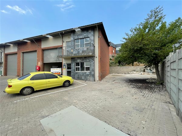 205  m² Industrial space